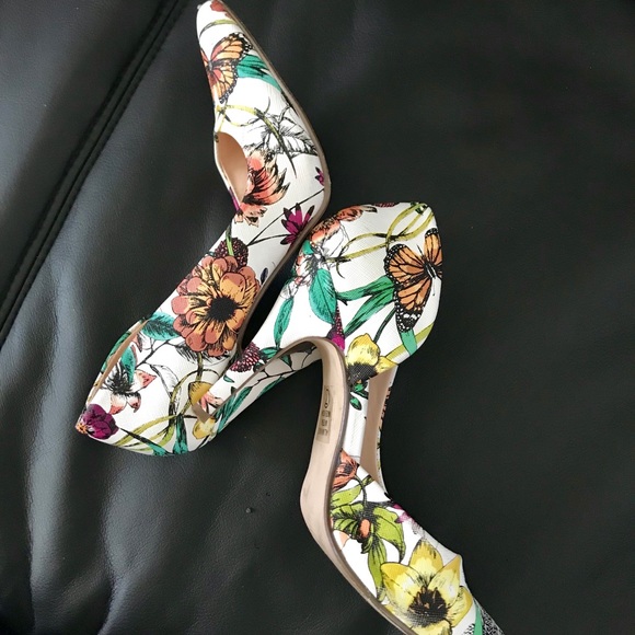 Pumps/heels size 7 - Picture 4 of 4